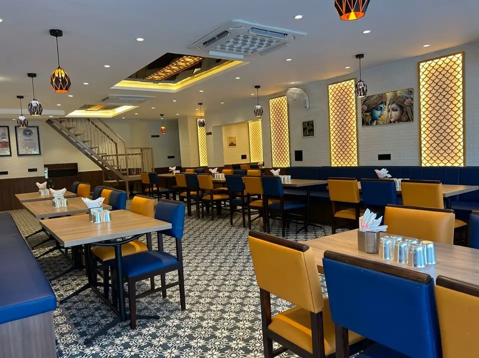 Restaurant / Canteen Seating — Smart Furniture
