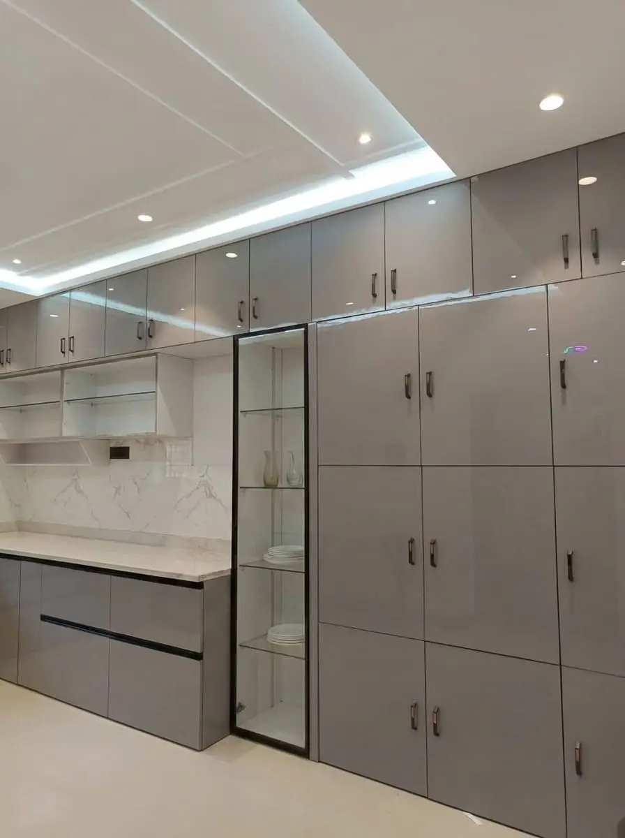 Full-Height Grey Gloss Kitchen — Smart Furniture