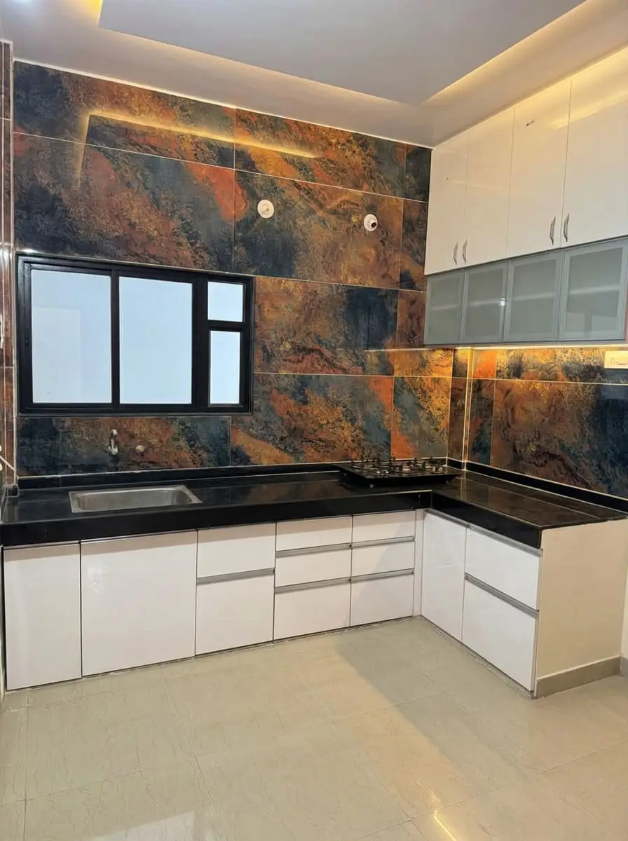 L-Shape Modular Kitchen — Marble Backsplash — Smart Furniture